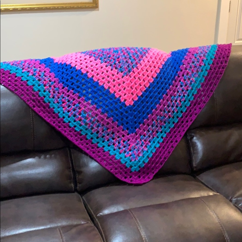 Handmade crochet quilt/throw - Picture 1 of 7